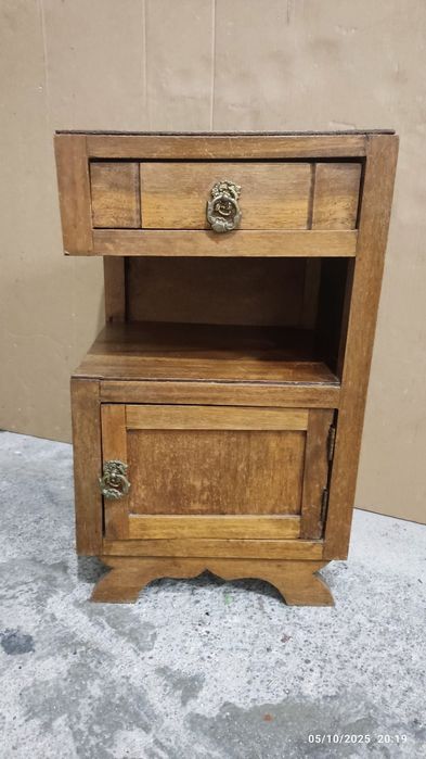 Vendo mesa de cabeceira