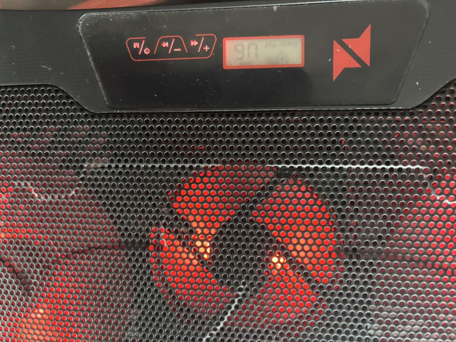 Conjunto Teclado + Rato + Base de Arrefecimento – Como Novos