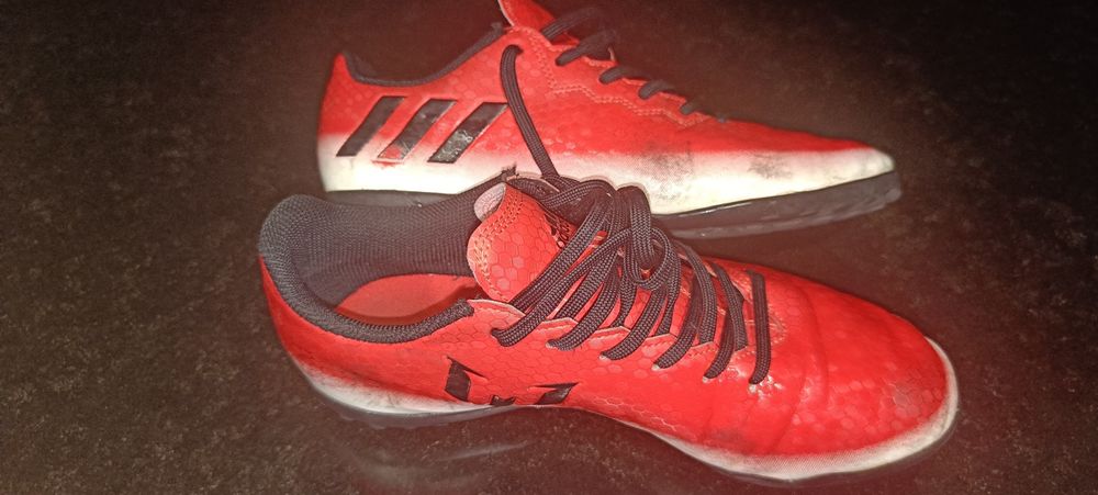 Sapatilhas de futsal adidas