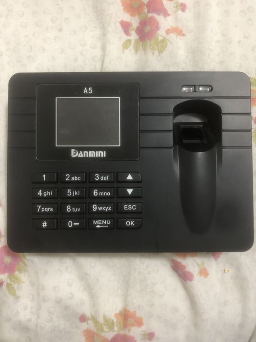 Sistema de impressão digital de presença