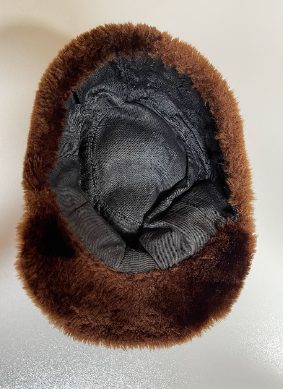 Zimowa czapka vintage z futra [z daszkiem]