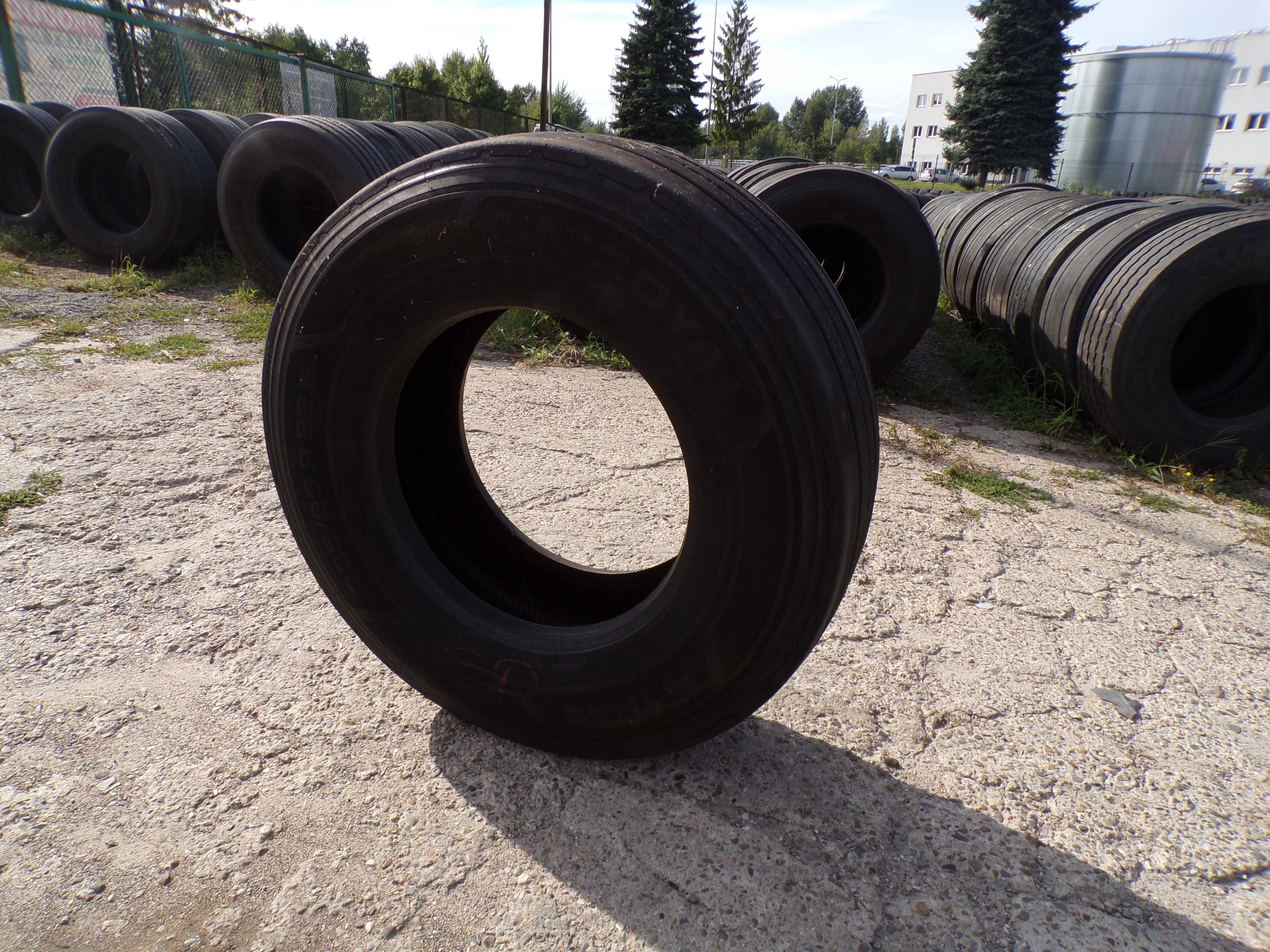 opona 385/65R22.5 UNIROYAL TH40 (750 NETTO)