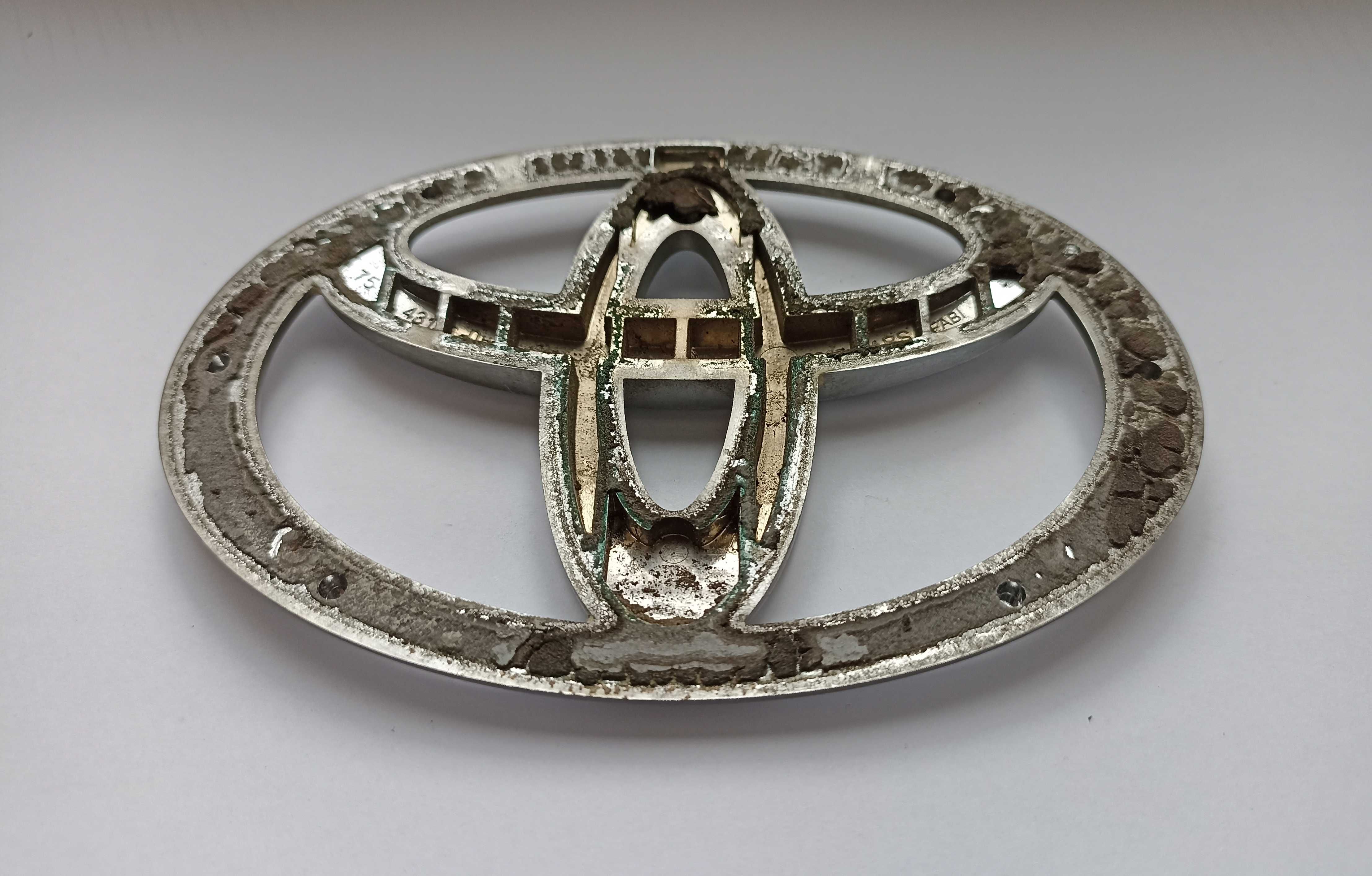 Emblemat Toyota Aygo 05-14r
