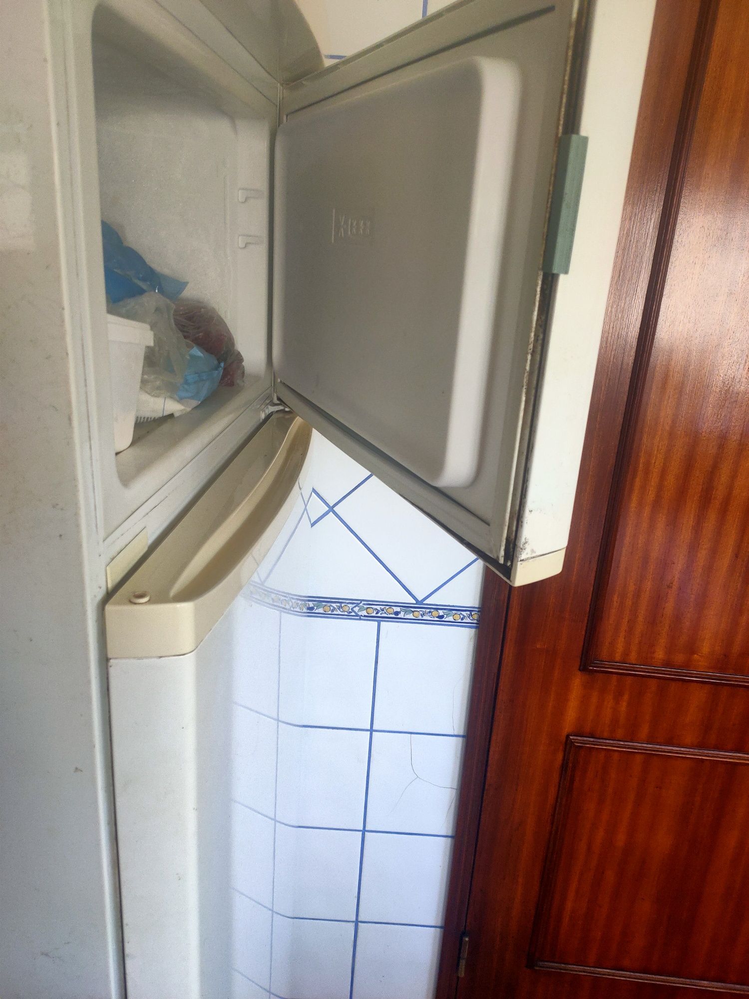 Frigorífico Teka com congelador
