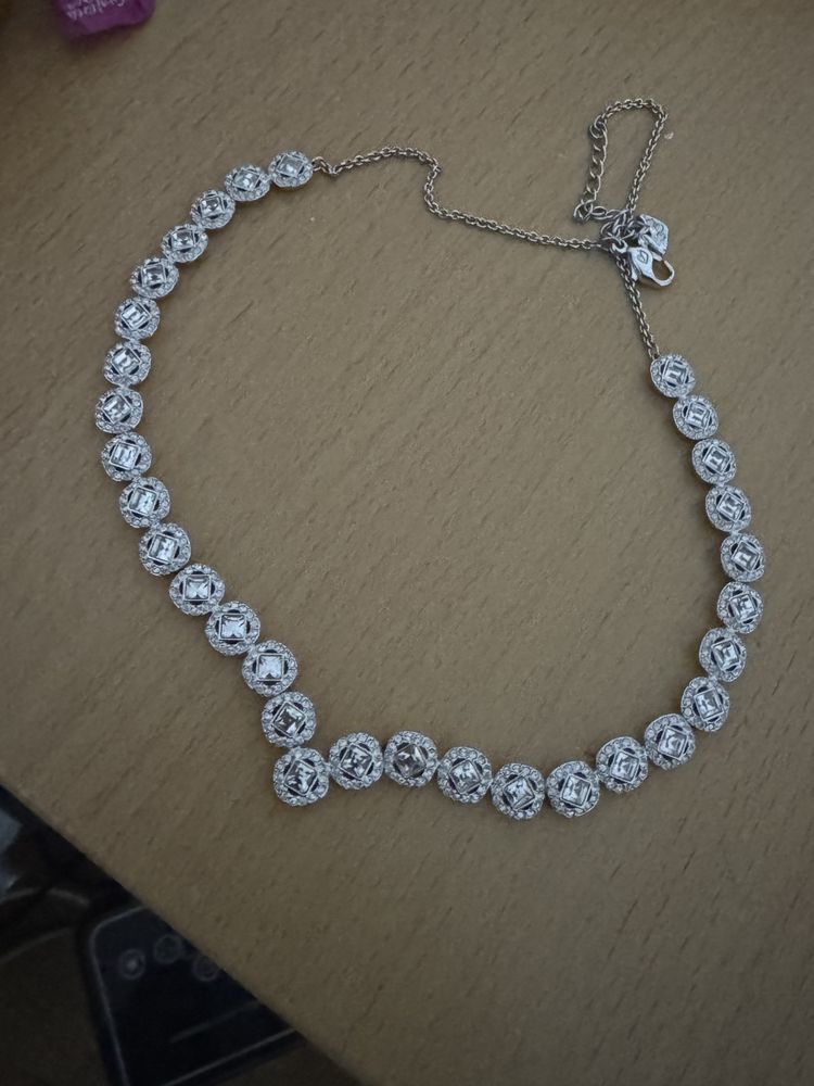 Colar swarovski mesmera