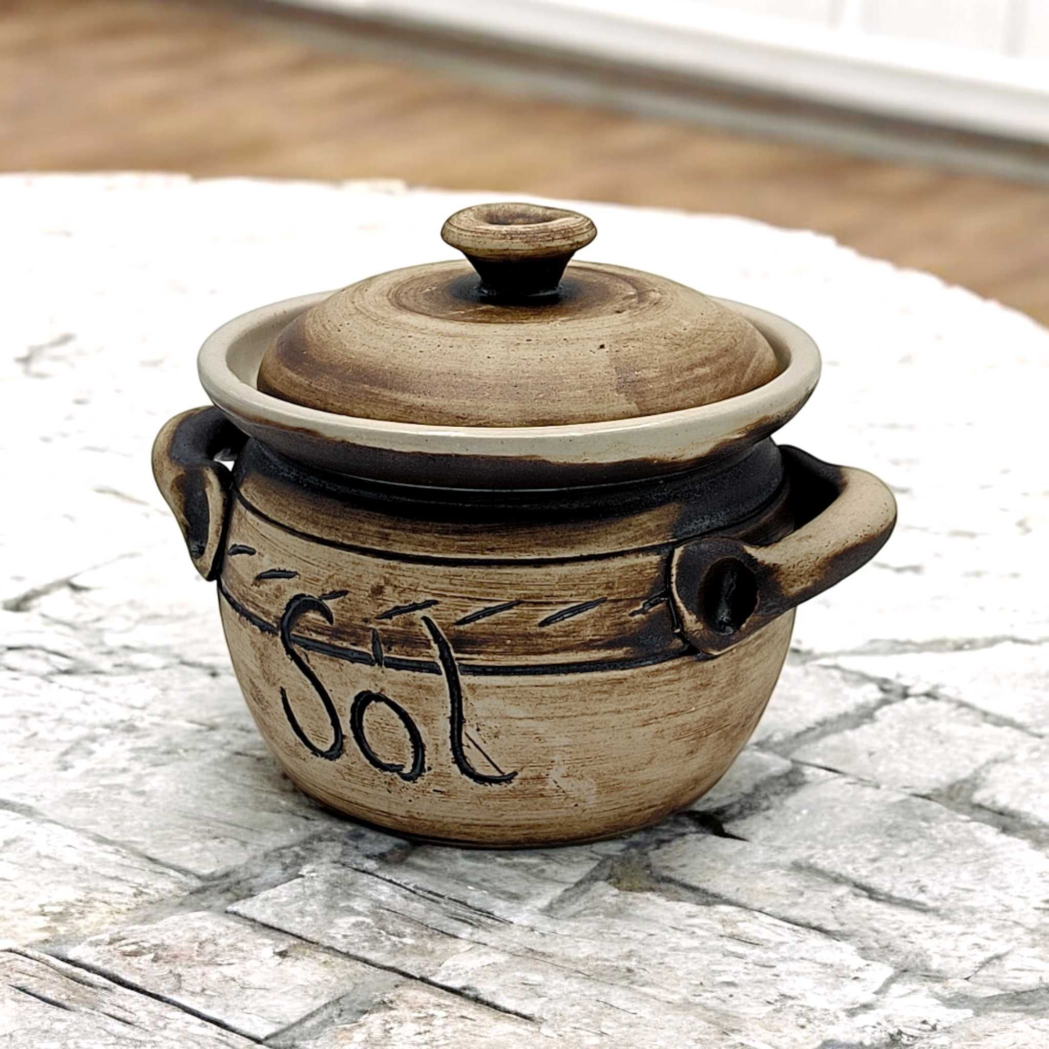 Gliniany Pojemnik na Sól 600 ml Ceramiczny Pojemnik Na Sól Solniczka