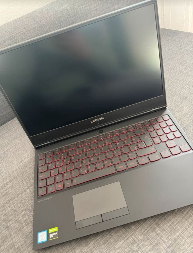 Lenovo legion Y7000 81t0