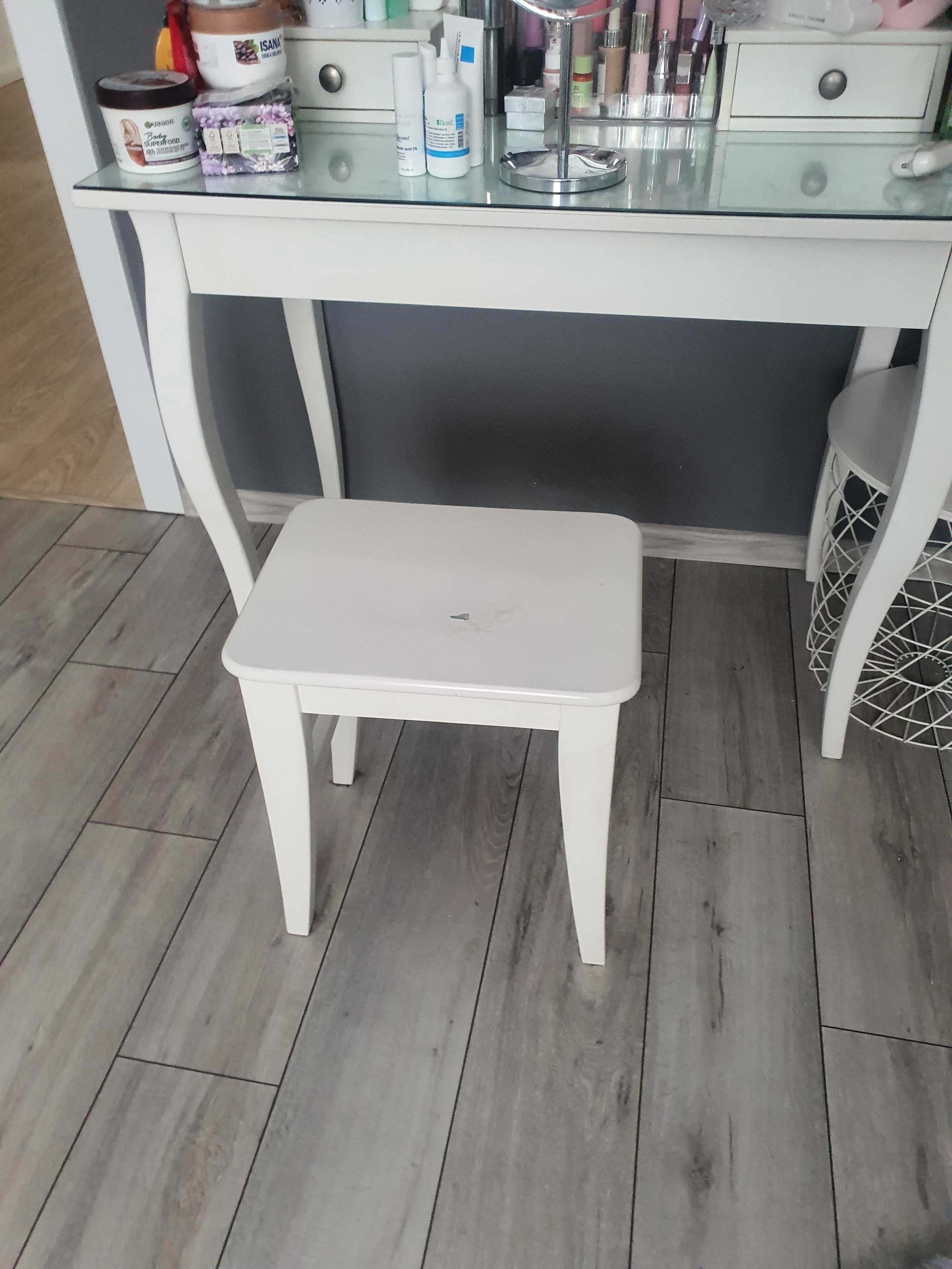 Toaletka biała HEMNES Ikea+taboret