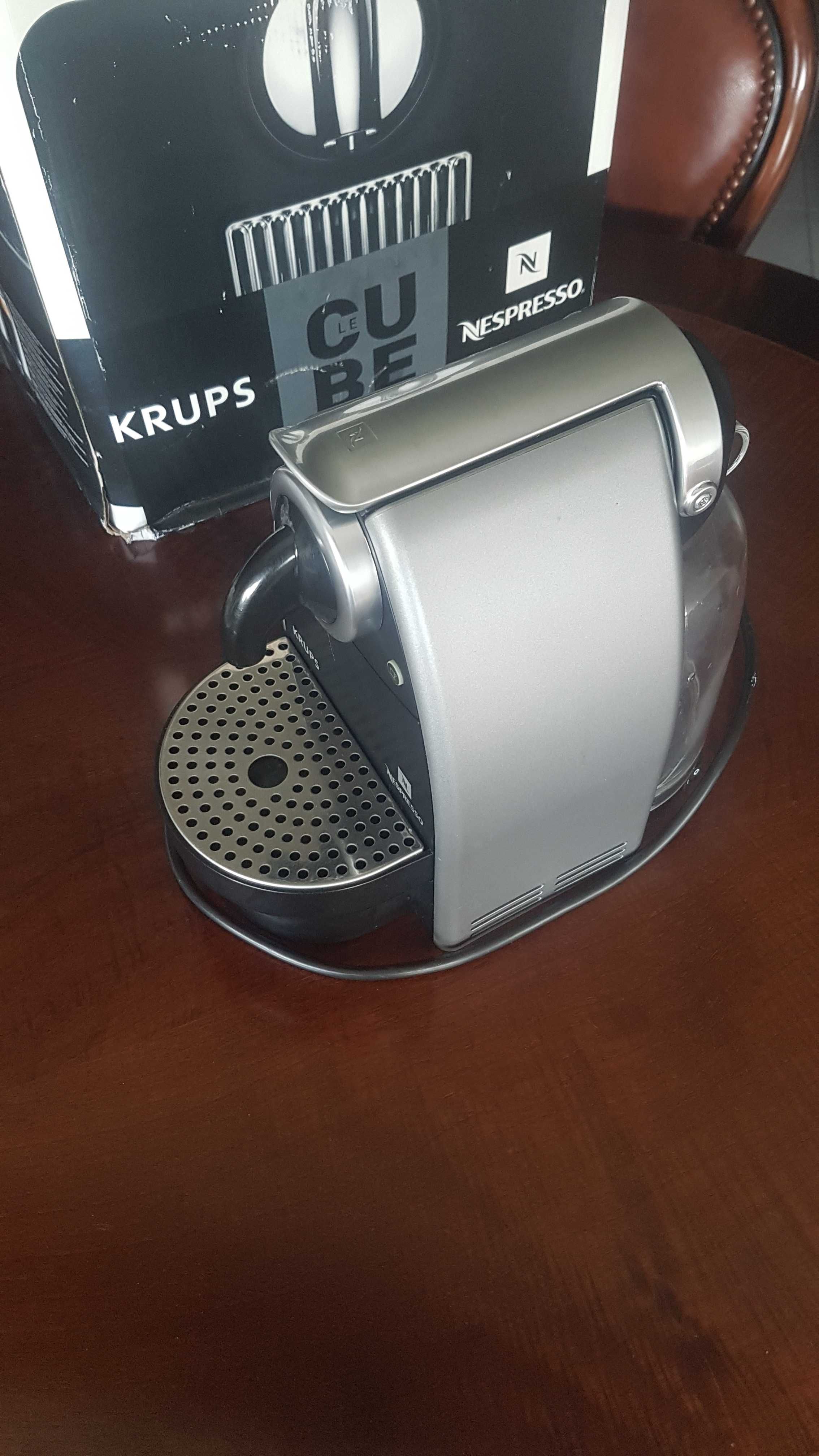 Maquina de café nespresso Krups XN 2105