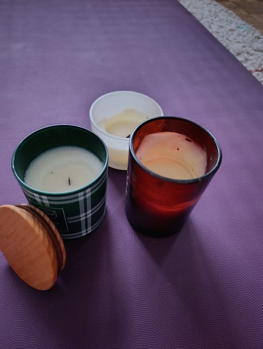 3 świeczki zapachowe, wypalone do połowy