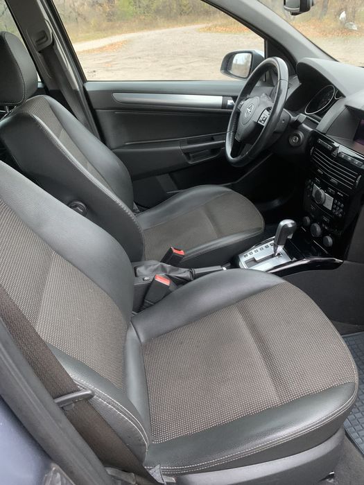 Opel Astra H 2009 1.9d АКПП  COSMO