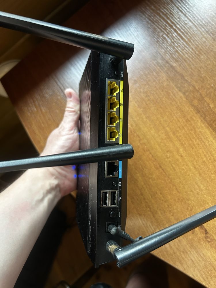 Роутер ASUS RT-N66U