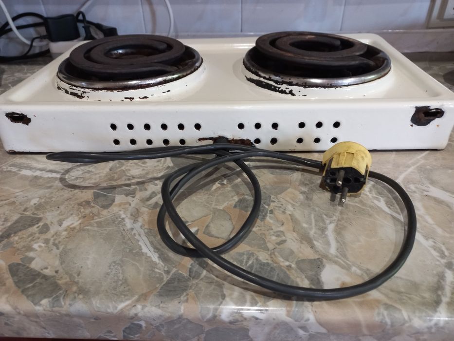 Продам б/у двухконфорочные  электроплиты.