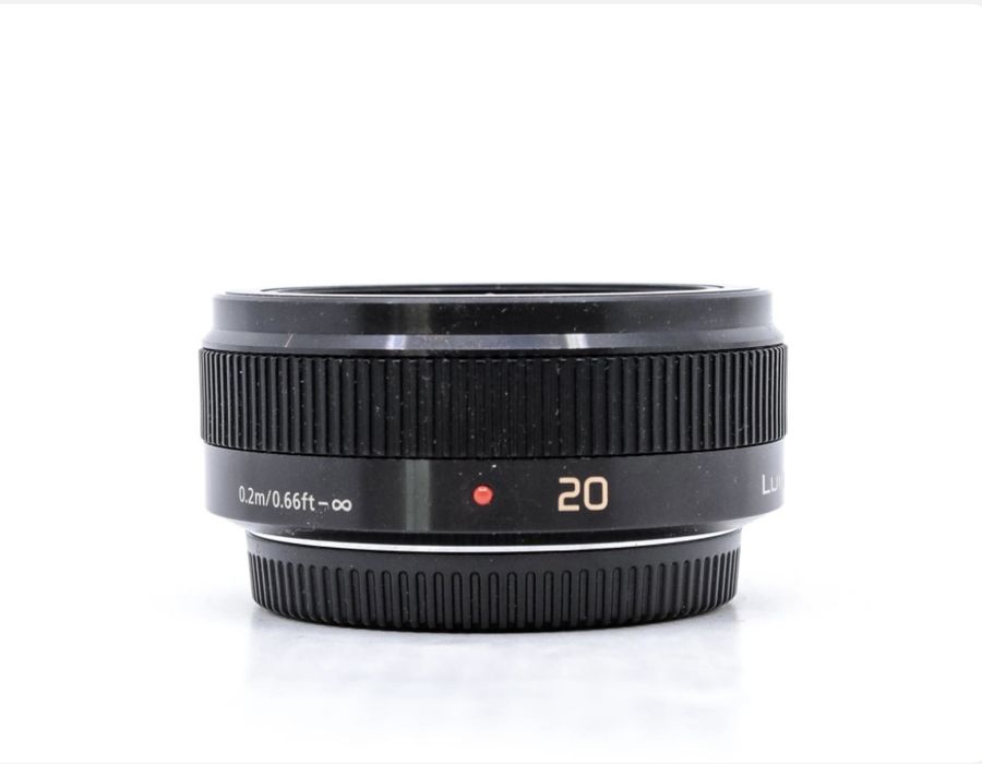 Panasonic Lumix DMC-GX7 + 14-42mm Kit + 20mm 1.7