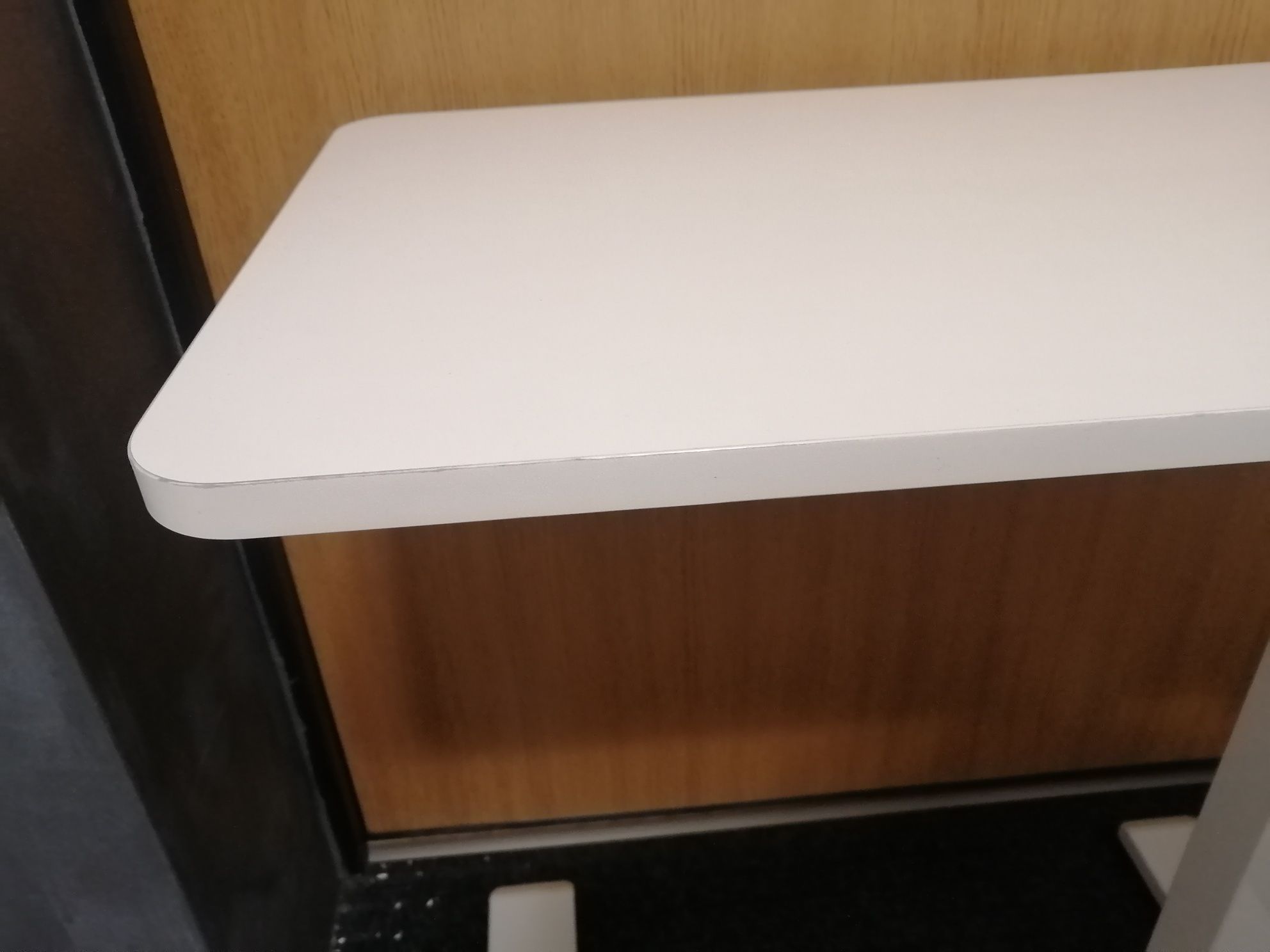 Stolik pod laptopa