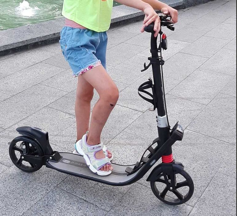 Продам самокат D max-9 (складається)