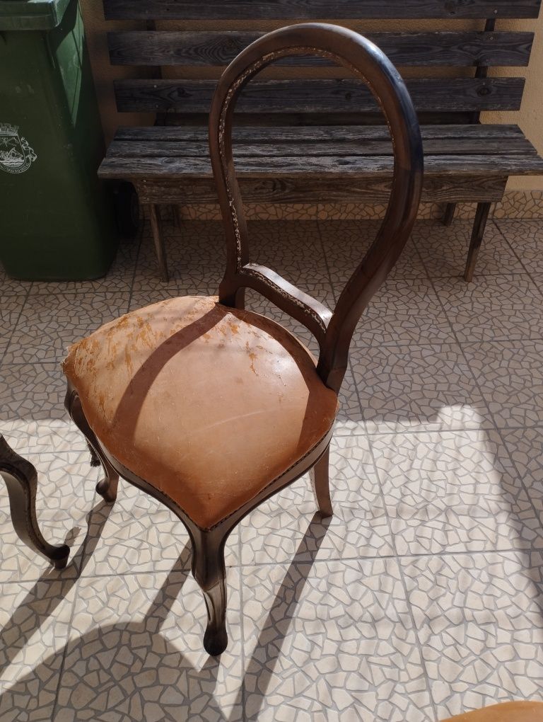 4 Cadeiras madeira para restaurar