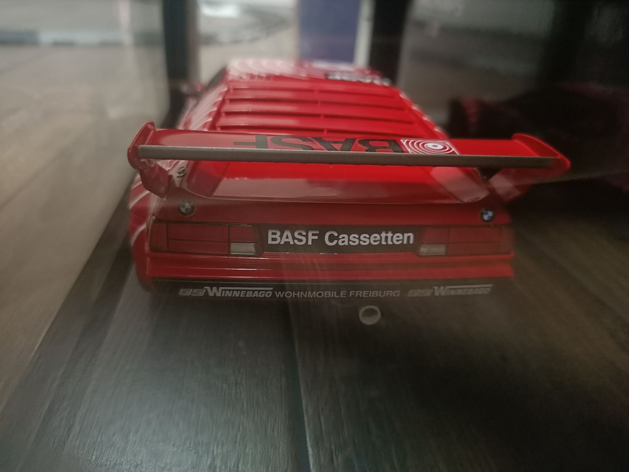 Model 1/18 Minichamps BMW M1 Basf 1981 #35 1:18