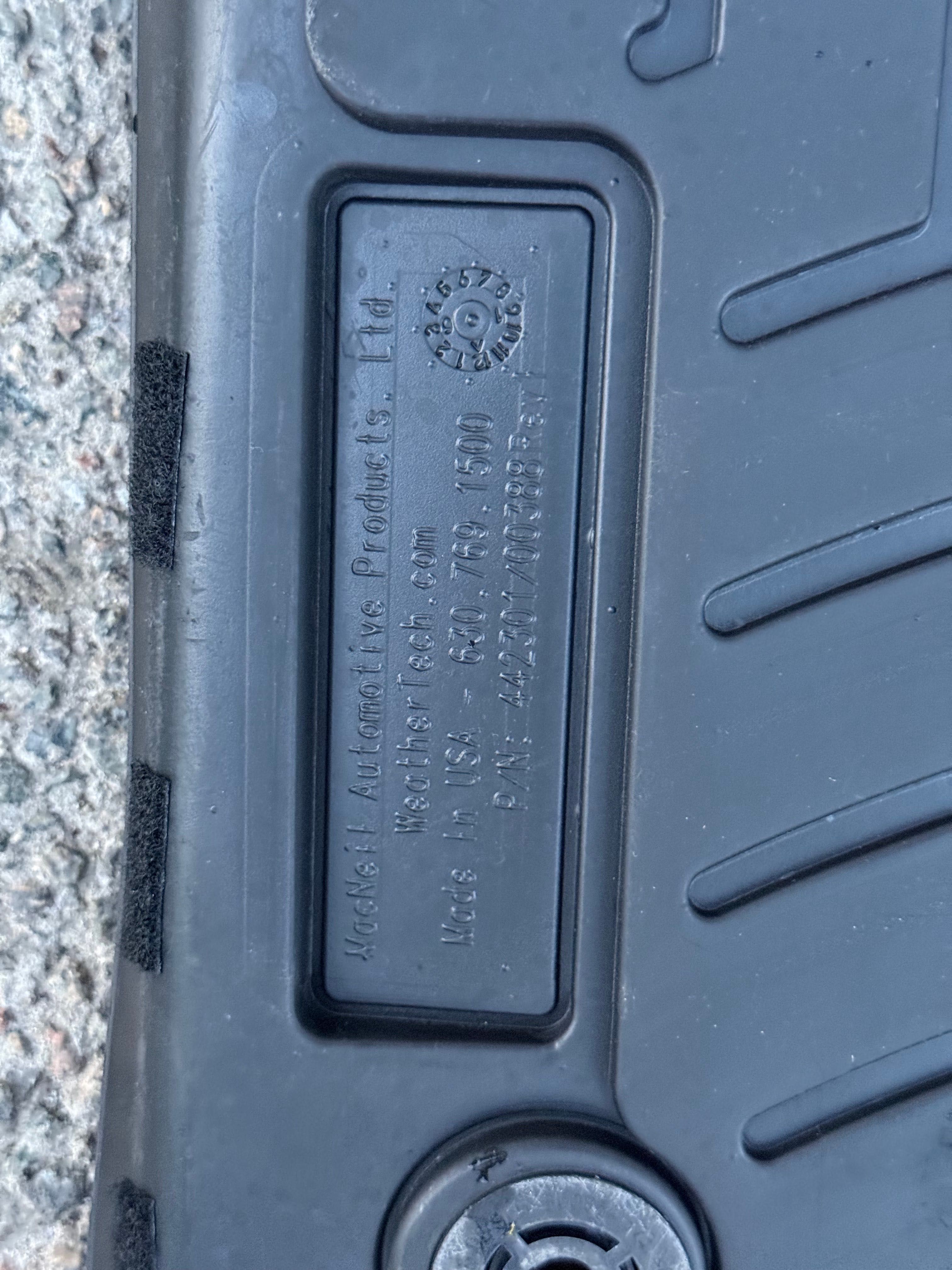 Коврики (лайнери) 3D WeatherTech Porsche Macan (Made in USA)