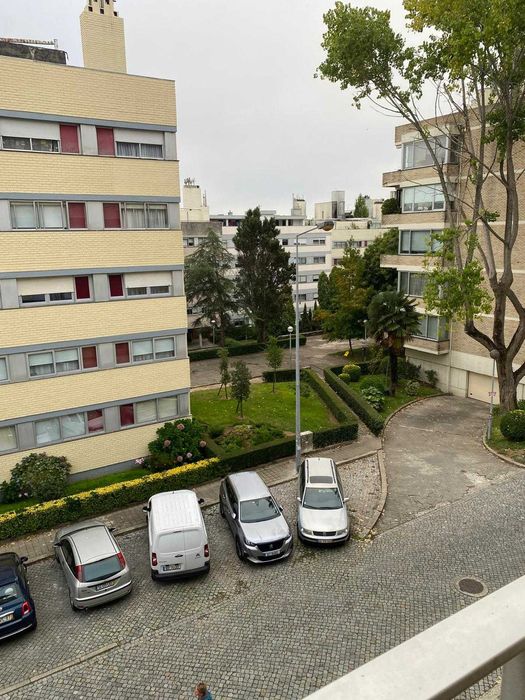 Alugo QUARTO (otima luz) Matosinhos (ao Hospital Pedro Hispano)