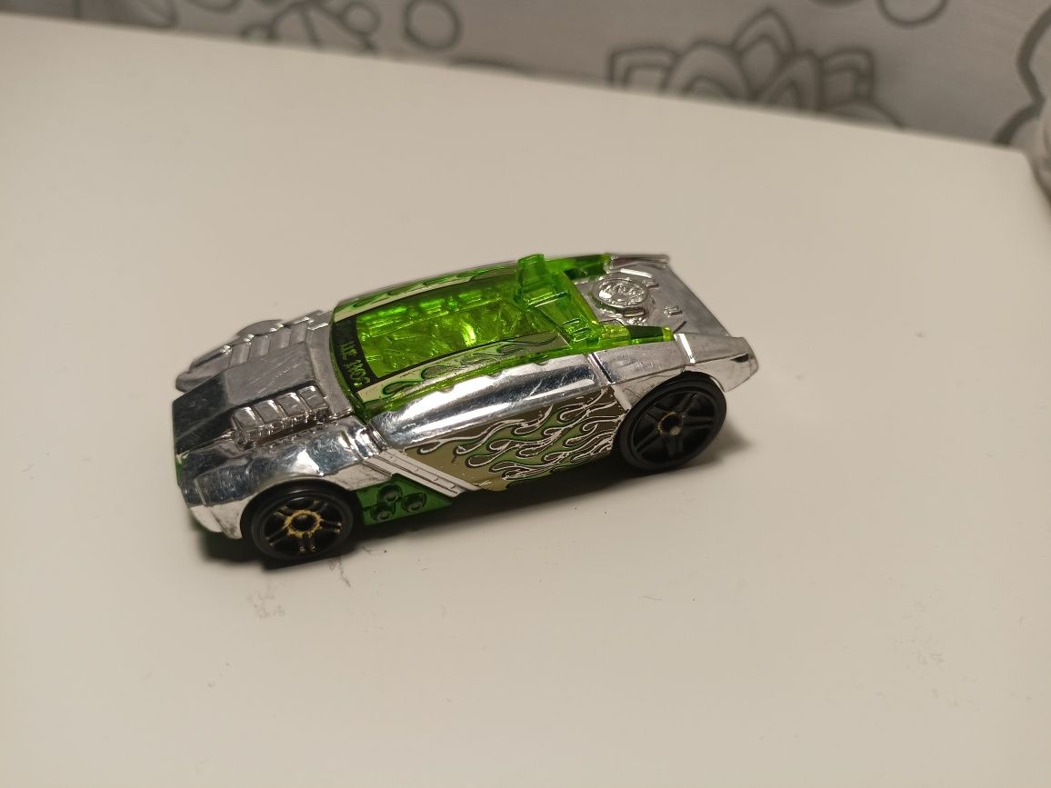 Samochód hot wheels auto