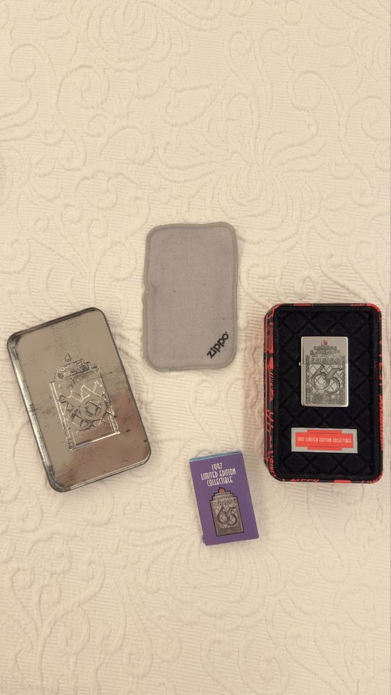 Isqueiro Zippo comemorativo dos 65 anos da marca - NOVO