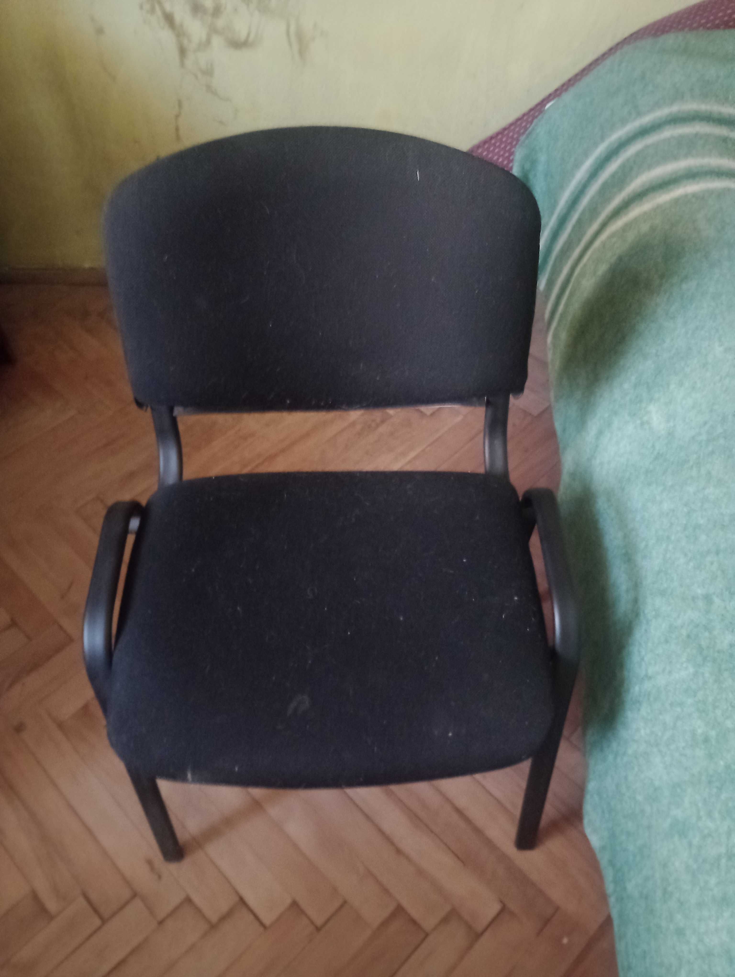 Стільці офісні в чудовому стані