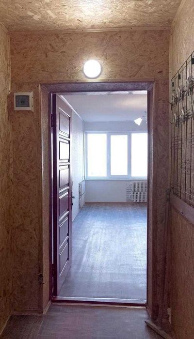 Продается гостинка возле метро