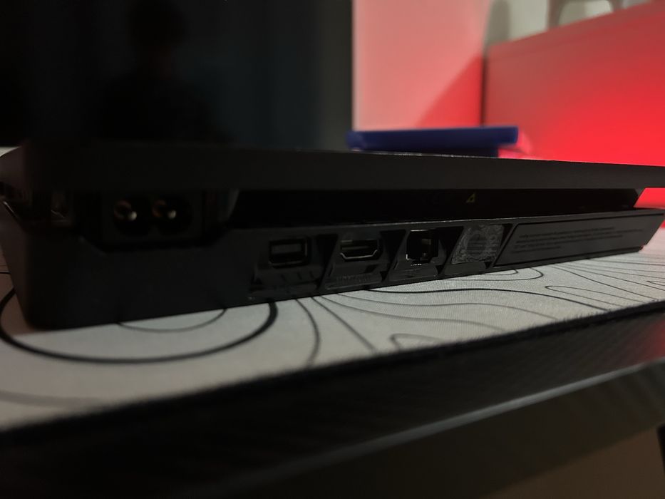 Playstation 4 slim 1TB