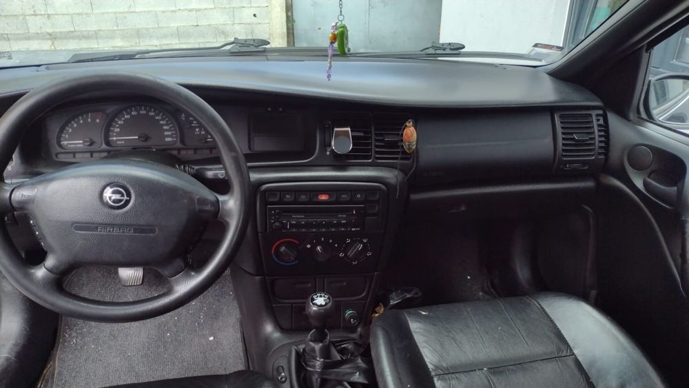 Opel Vectra 2.0 /97