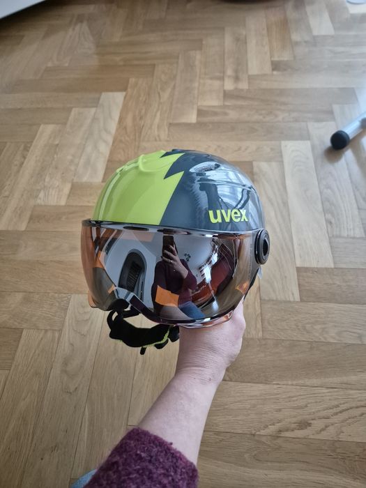 Uvex kask narciarski  z  wizjerem