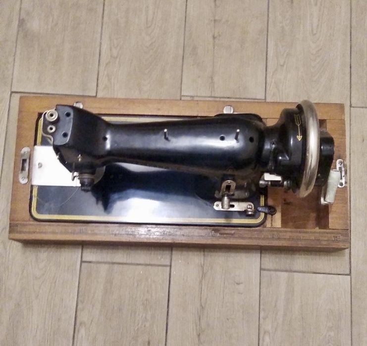 Антикварна швейна машина Veritas