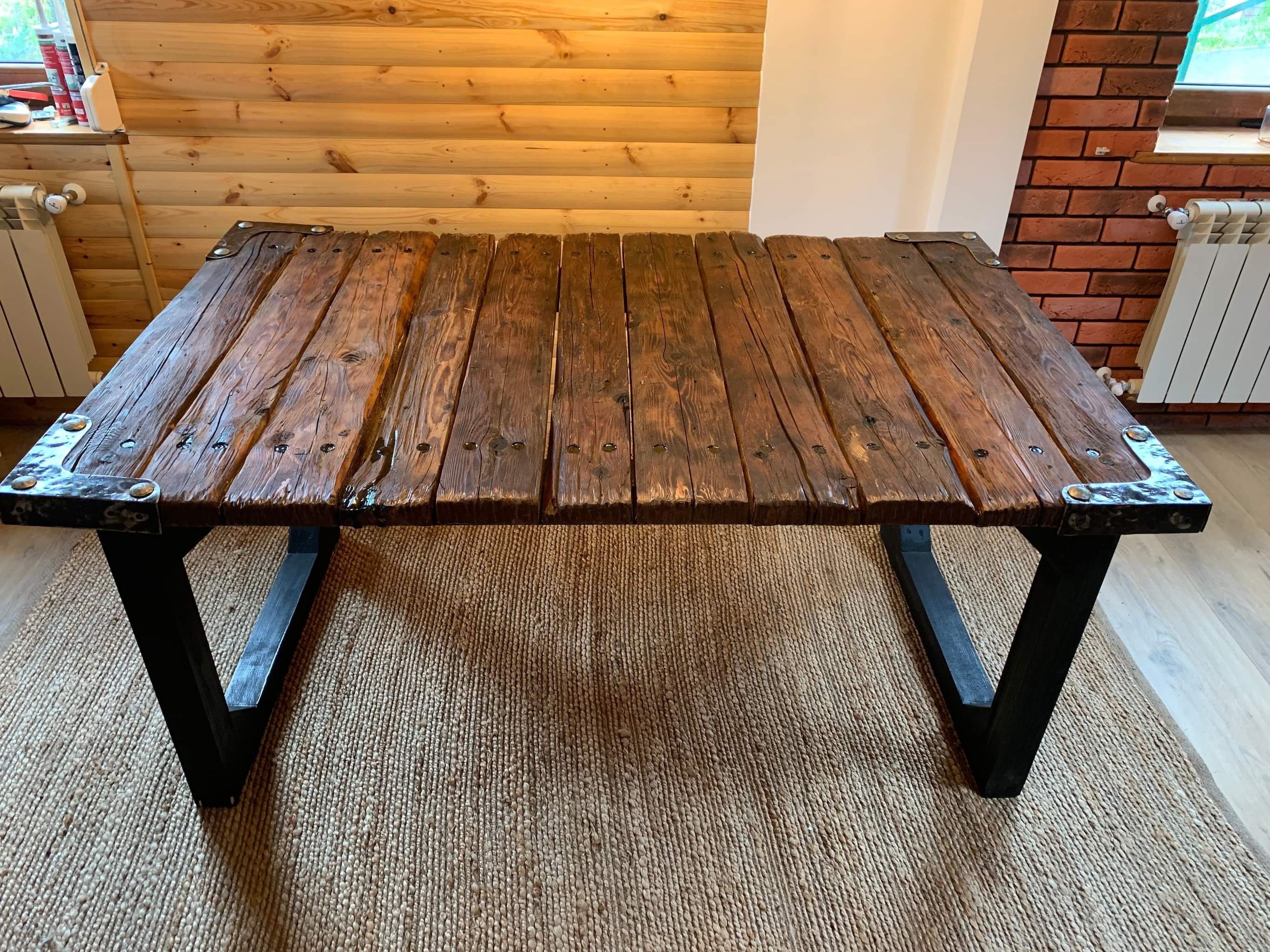Stół vintage rustykalny handmade z antycznych bali ciosanych ręcznie