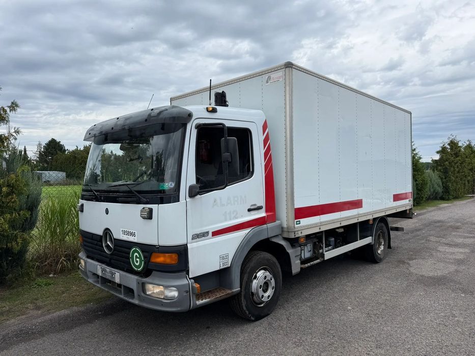Mercedes-Benz ATEGO  149 tysięcy kilometrów przebiegu Winda 4,8 metra paki