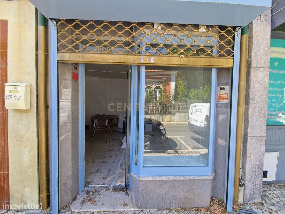 Loja para arrendamento em Carcavelos