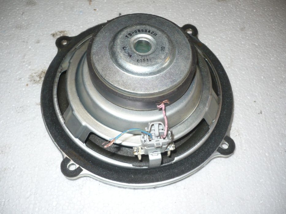 Honda Accord 04-08 VII LIFT kombi glosnik bagaznika
