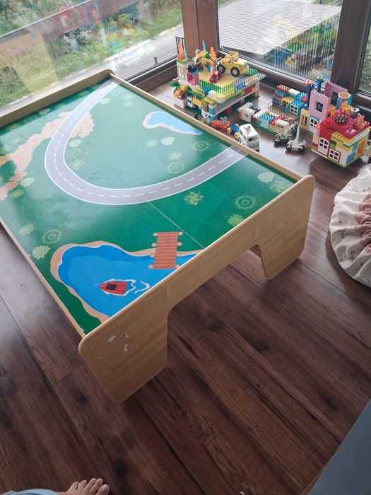 Stolik od  kinderkraft na drewniane tory itd