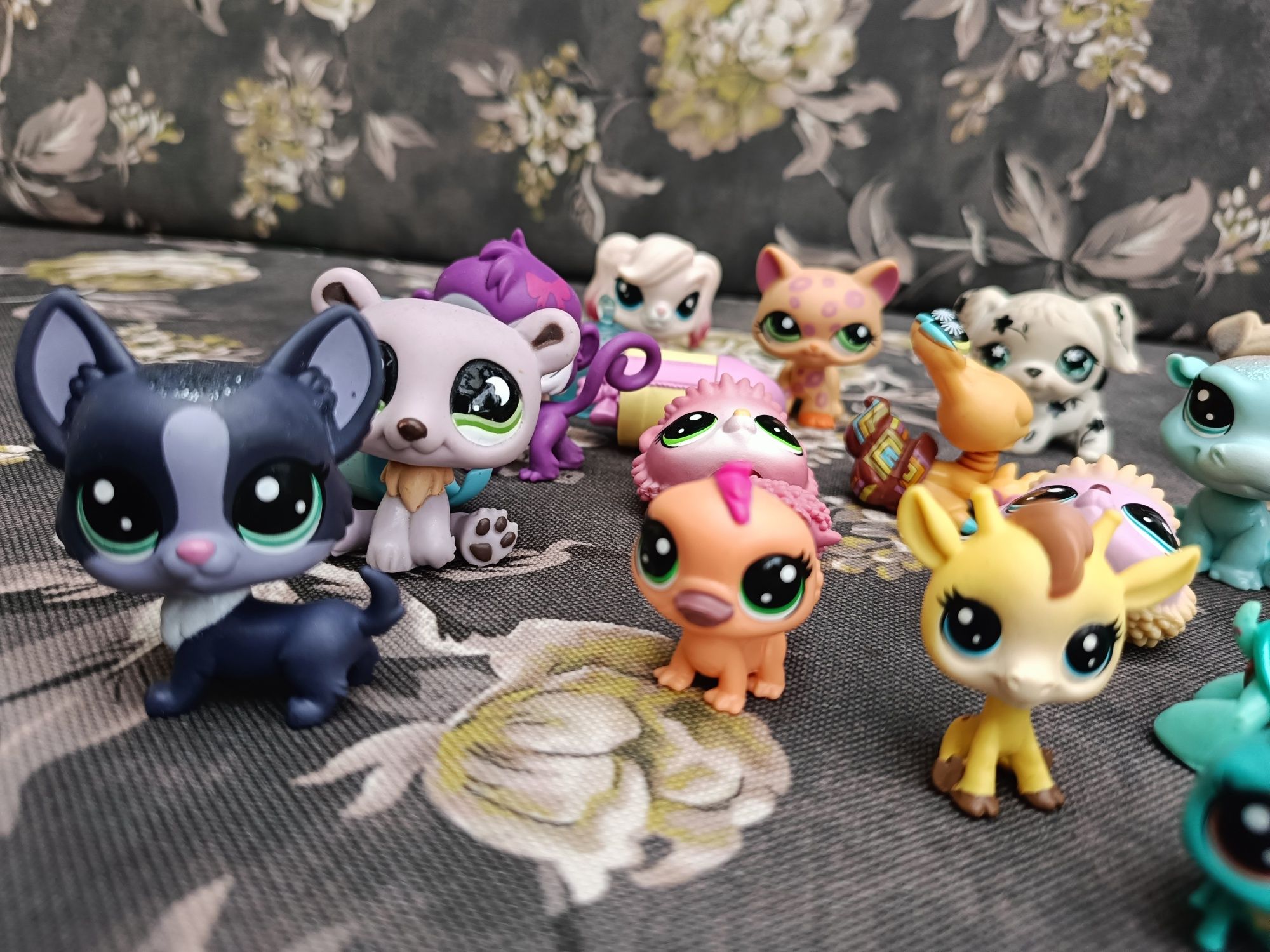 Littlest pet shop 23 sztuki i domek