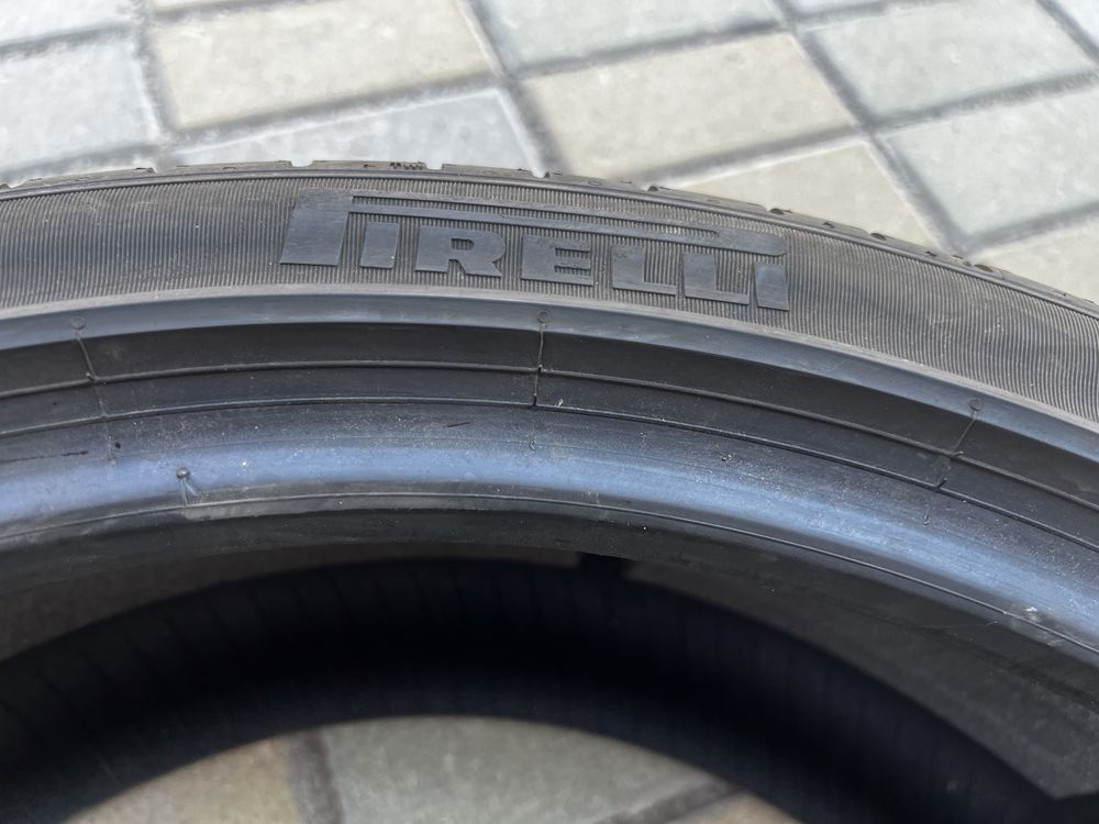 Шини 255/40/21 бу Pirelli літні;Резина склад R21;