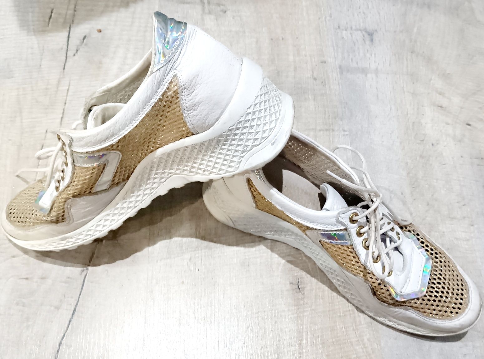 Białe buty skórzane adidasy złota siateczka srebrne zagadki 37