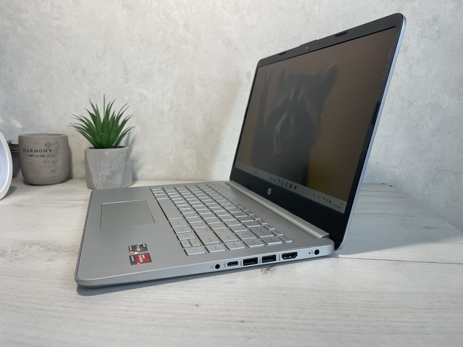 Сучасний HP 14z-fQ1000 AMD Ryzen 3 5300U 16GB 256GB Full HD IPS
