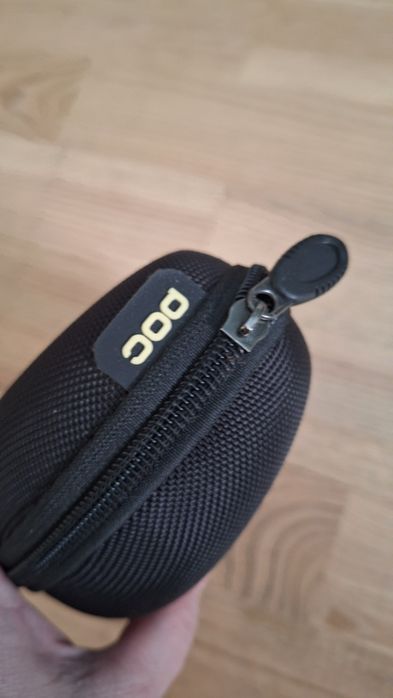 Etui twarty na okulary rowerowe POC