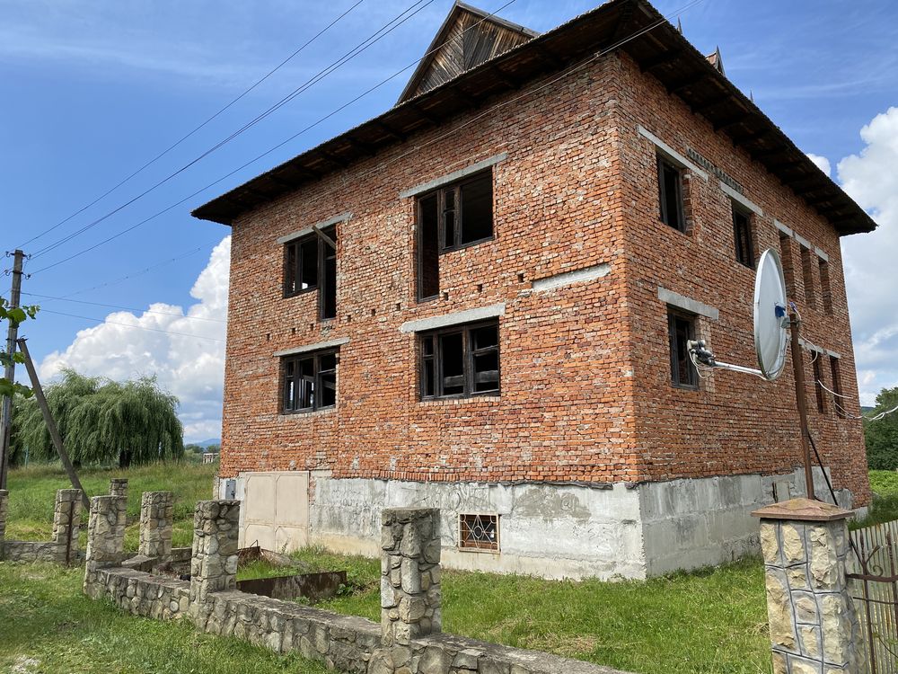 Будинок із земельною ділянкою зона відпочинку