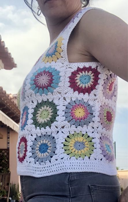 Colete colorido em crochet