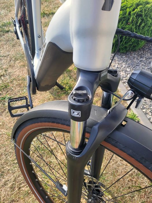 Rower Elektryczny CUBE TOURING HYBRID PRO Rama 62 XL, Wzrost 185-200cm