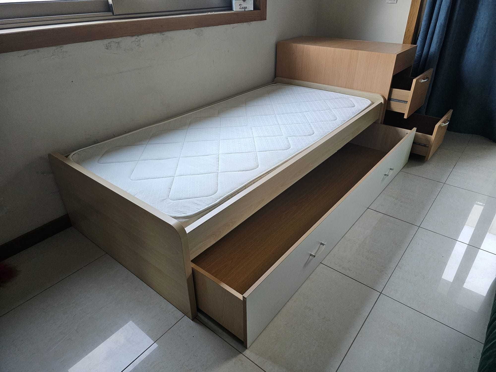 Cama com gavetão Individual