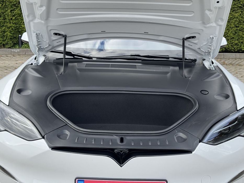 Tesla Model S Long Range