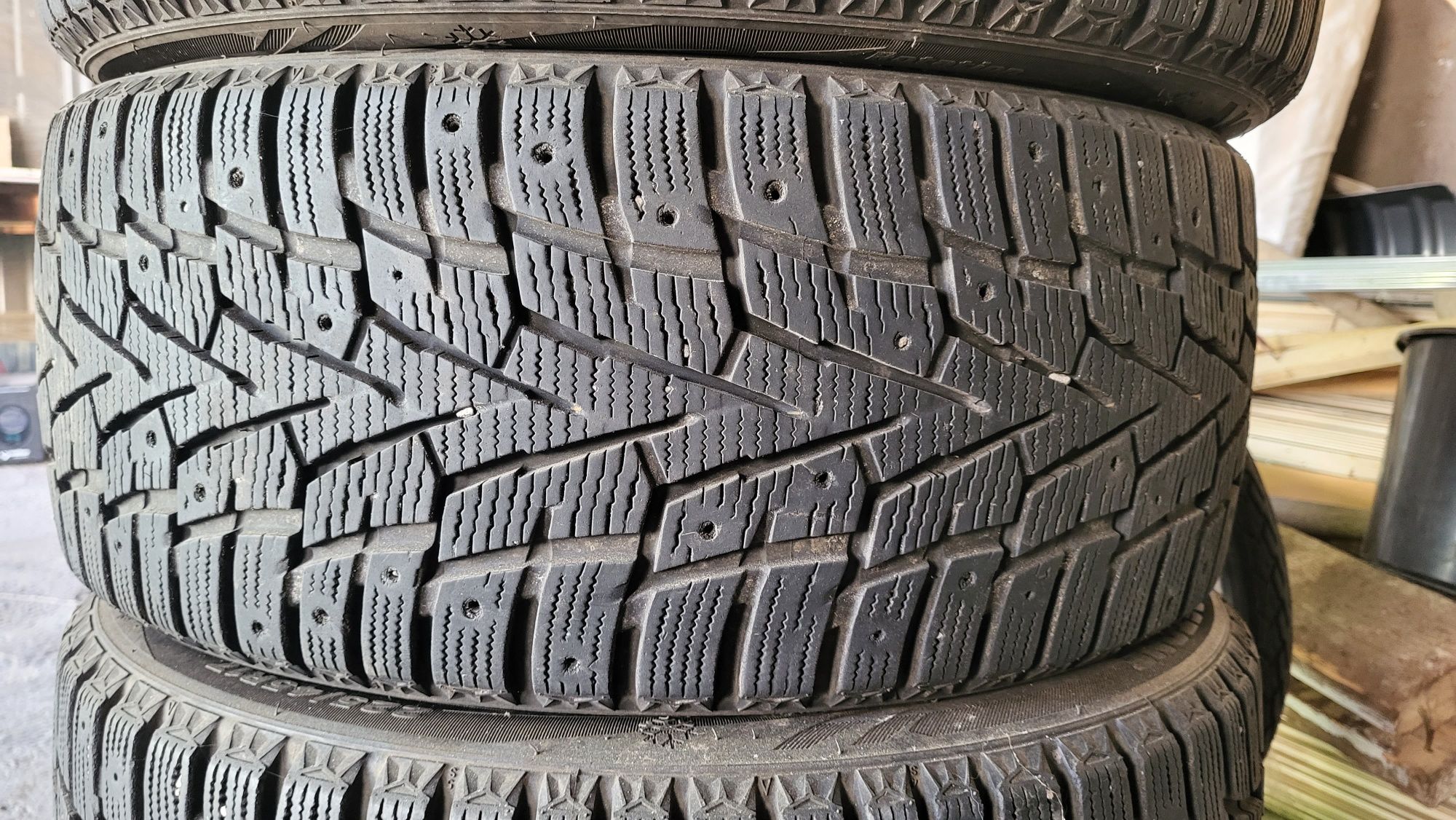 Продам резину ROADSTONE 225/45R17