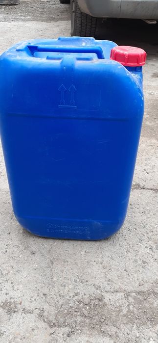 Канистры пластиковые б/у