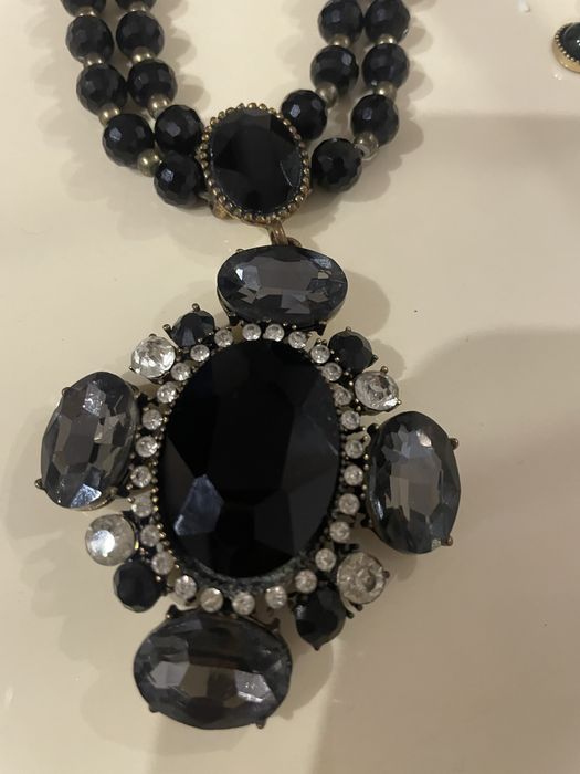 Набор бижутерии (колье и серьги)